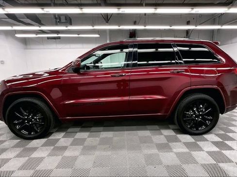 Used 2020 Jeep Grand Cherokee Altitude AWD/4WD image 14