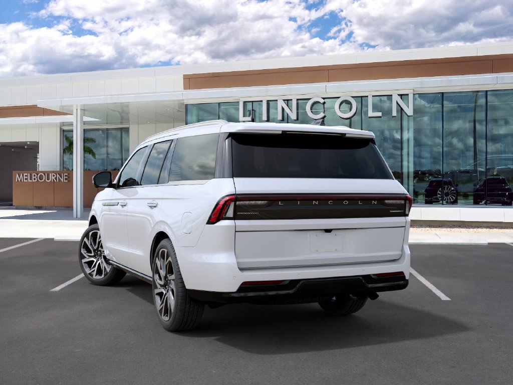 New 2027 Lincoln Navigator Black Label AWD/4WD image 8