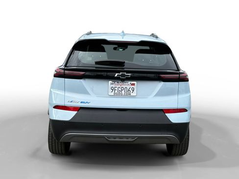 Used 2023 Chevrolet Bolt EUV LT w/ Convenience Package image 4