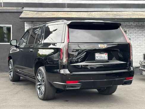 Used 2022 Cadillac Escalade ESV Sport Platinum w/ Heavy-Duty Trailer Package AWD/4WD image 25