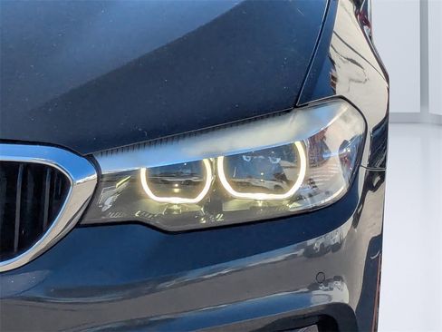 Used 2017 BMW 530i image 9