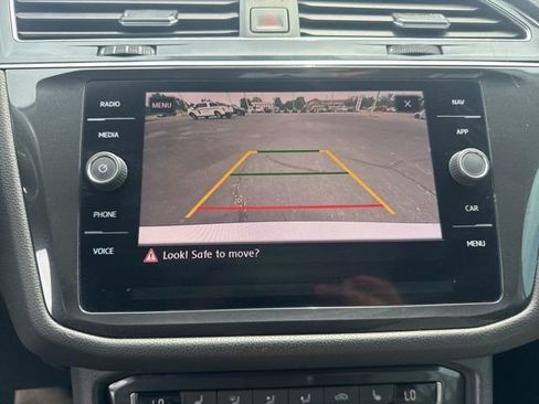Used 2019 Volkswagen Tiguan SEL FWD image 35