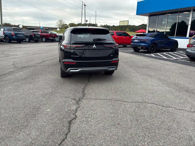 Used 2025 Mitsubishi Outlander SE FWD image 24