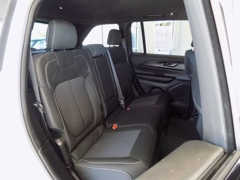 Used 2024 Jeep Grand Cherokee Laredo w/ MOPAR Finishing Package image 24