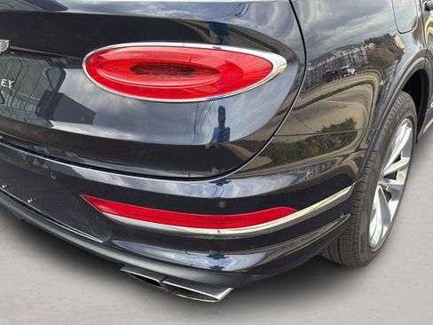 Certified 2022 Bentley Bentayga image 15