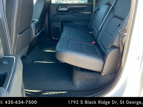 Used 2024 GMC Sierra 2500 SLT w/ SLT Premium Package image 21