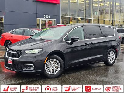 Used 2023 Chrysler Pacifica Touring-L