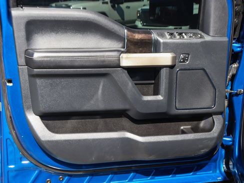 Used 2022 Ford F250 Lariat w/ Black Appearance Package AWD/4WD image 15