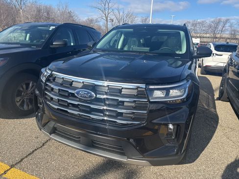 New 2026 Ford Explorer Active w/ Active Comfort Package AWD/4WD image 3