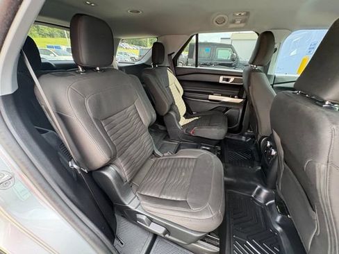 Used 2021 Ford Explorer XLT RWD image 30