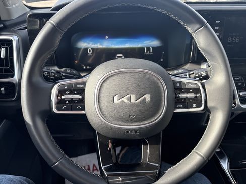 Used 2023 Kia Sorento SX AWD/4WD image 14