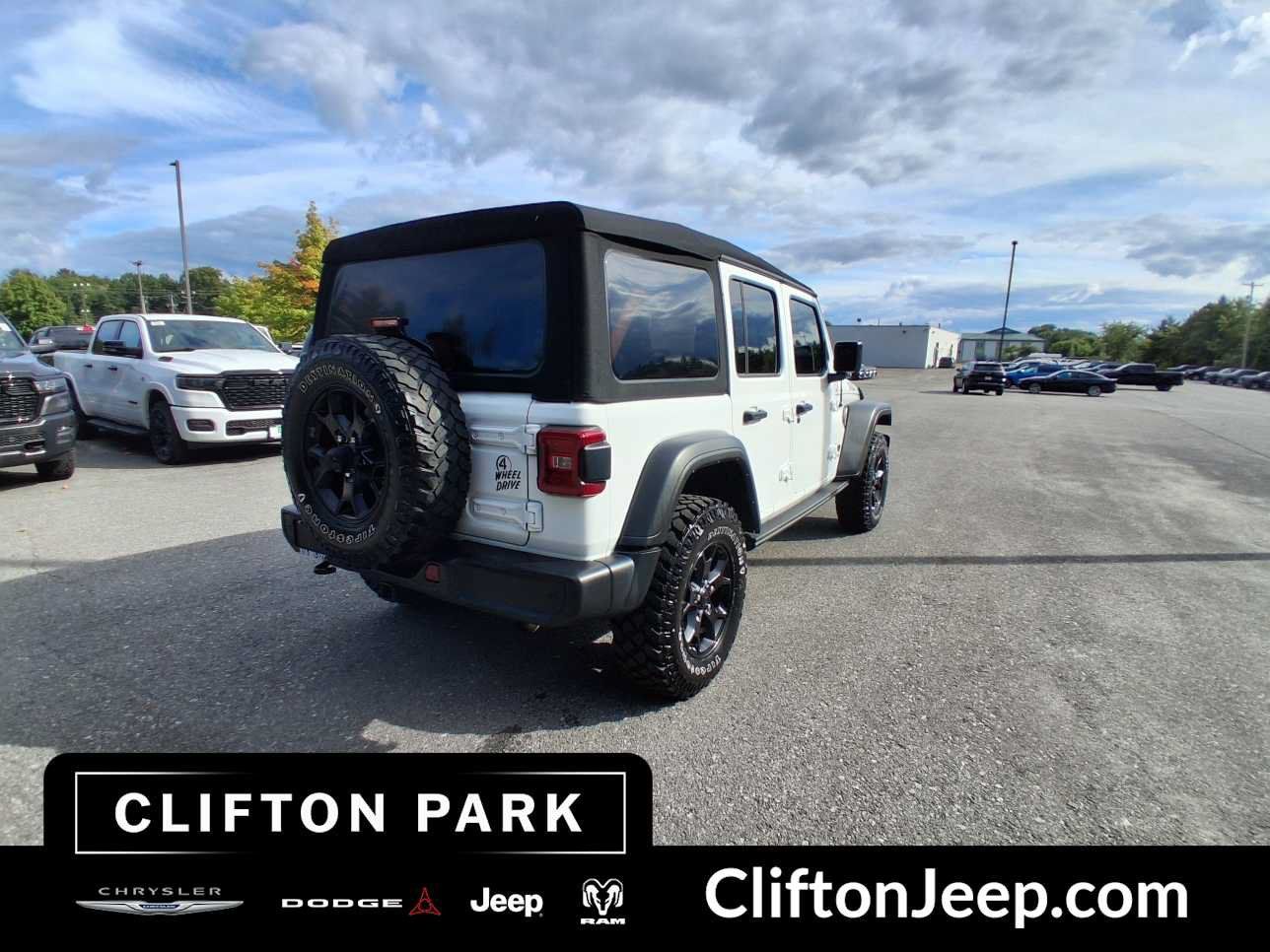Used 2022 Jeep Wrangler Unlimited Sport AWD/4WD image 4