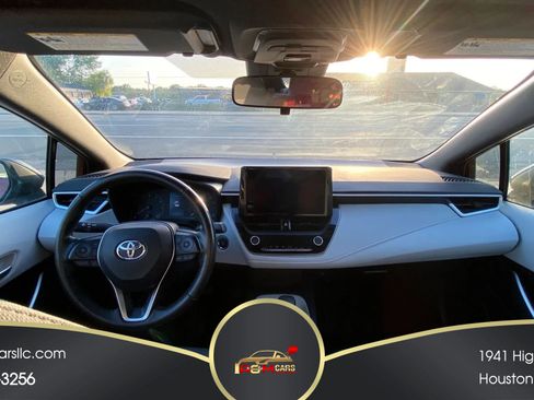 Used 2023 Toyota Corolla SE FWD image 3