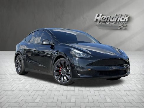 Used 2024 Tesla Model Y Performance AWD/4WD image 2