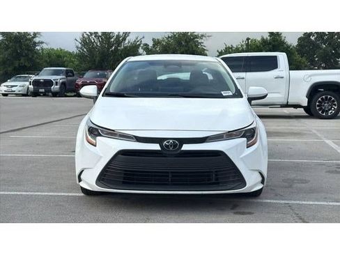 Certified 2024 Toyota Corolla LE FWD image 2