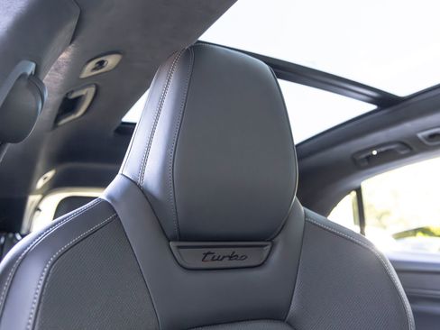 Certified 2024 Porsche Macan Turbo Electric AWD/4WD image 65