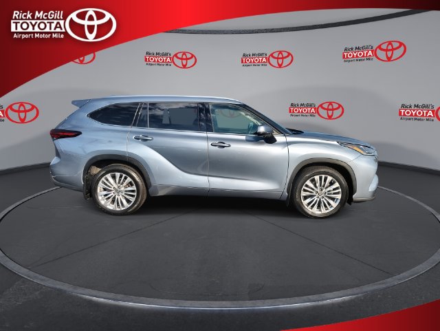Used 2024 Toyota Highlander Platinum AWD/4WD image 9