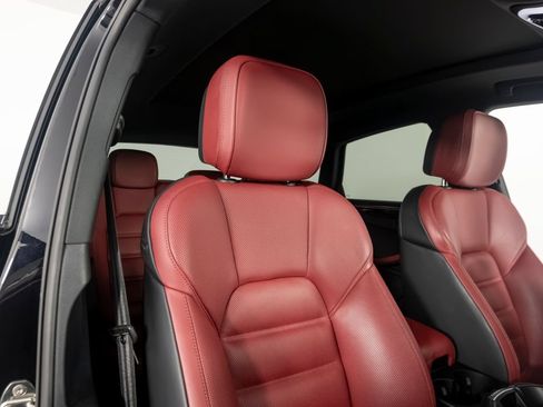 Certified 2023 Porsche Macan S AWD/4WD image 40
