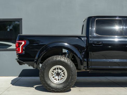 Used 2017 Ford F150 Raptor w/ Equipment Group 802A Luxury image 33