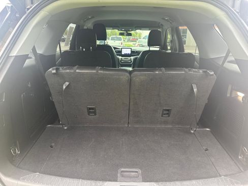 Used 2021 Ford Explorer XLT w/ Equipment Group 202A image 23