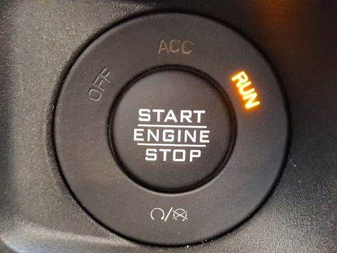 Used 2025 Jeep Wrangler Sport image 22