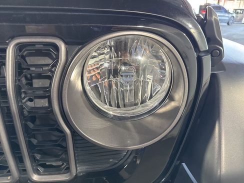 Used 2024 Jeep Wrangler Sport S image 4