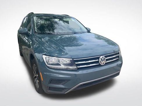 Used 2019 Volkswagen Tiguan SE w/ Panoramic Sunroof Package image 2