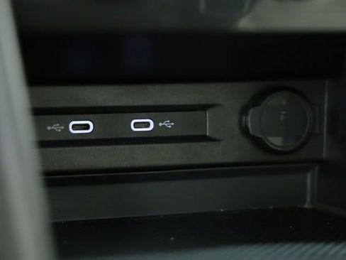 Certified 2022 Volkswagen Tiguan S image 21