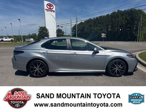 Used 2024 Toyota Camry SE w/ Convenience Package image 2