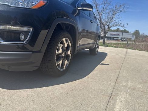 Used 2019 Jeep Compass Limited AWD/4WD image 14