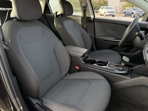 Used 2025 Kia K4 LXS image 21