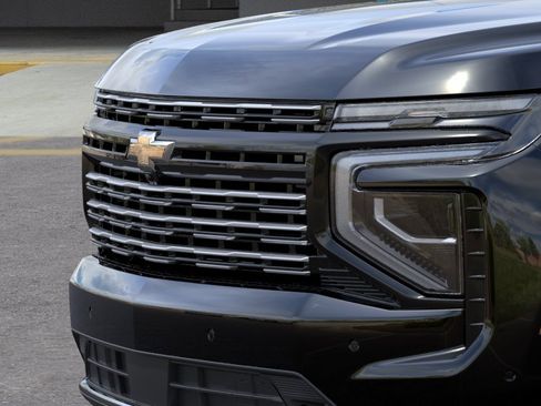 New 2026 Chevrolet Suburban High Country AWD/4WD image 13