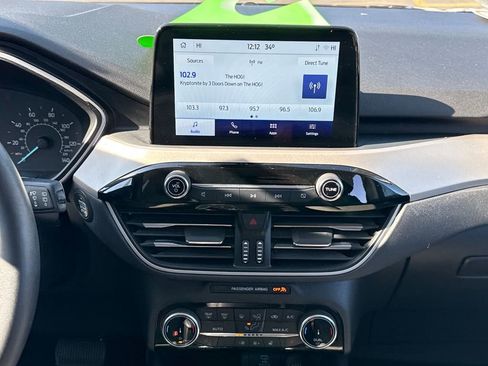 Certified 2022 Ford Escape SE w/ SE Sport Appearance Package image 13