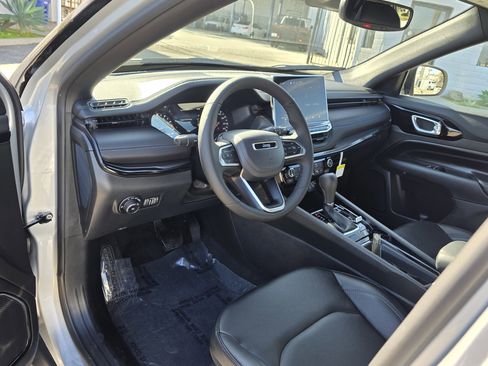 New 2026 Jeep Compass Limited image 10