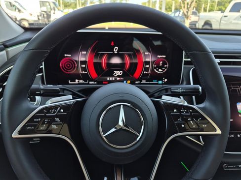 Used 2024 Mercedes-Benz E 350 4MATIC Sedan image 20