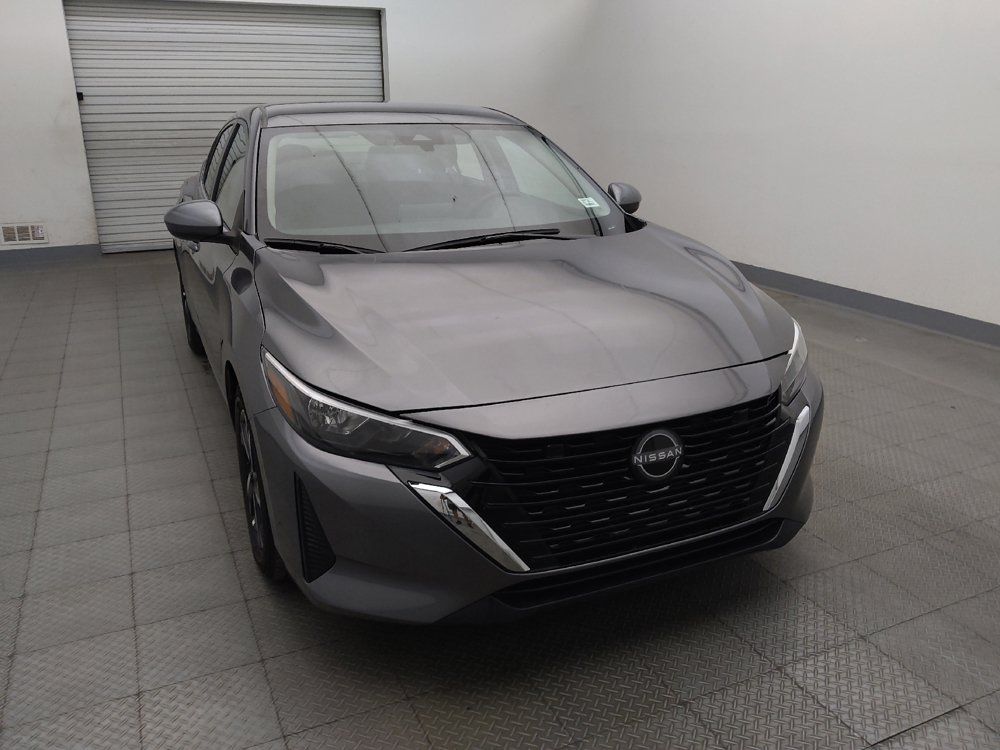 Used 2025 Nissan Sentra SV FWD image 14