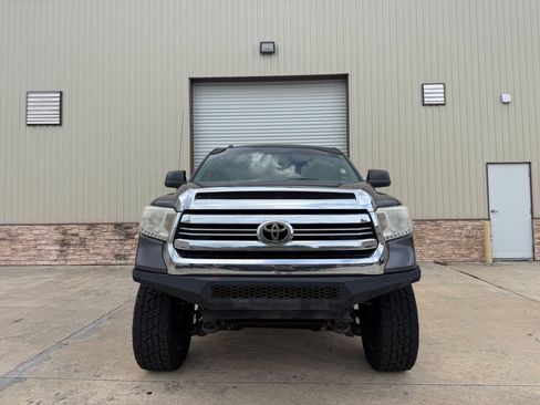 Used 2016 Toyota Tundra SR5 w/ SR5 Upgrade Package AWD/4WD image 2