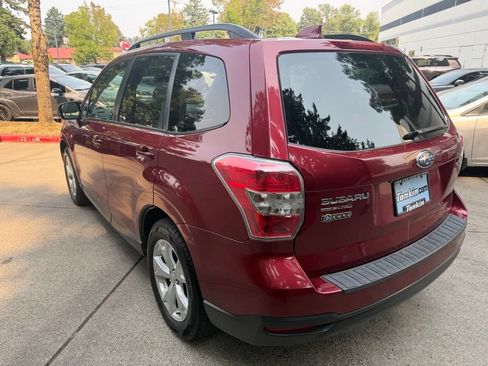 Used 2016 Subaru Forester 2.5i Premium w/ All-Weather Package AWD/4WD image 6
