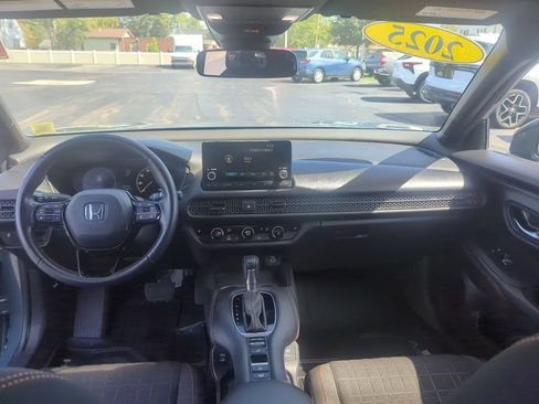 Used 2025 Honda HR-V Sport image 28