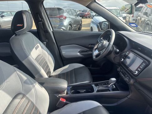 Certified 2022 Nissan Kicks SR w/ Premium Package image 26