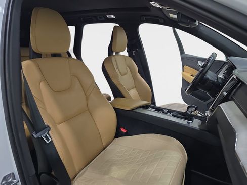 Used 2018 Volvo XC60 T6 Inscription w/ Convenience Package image 12