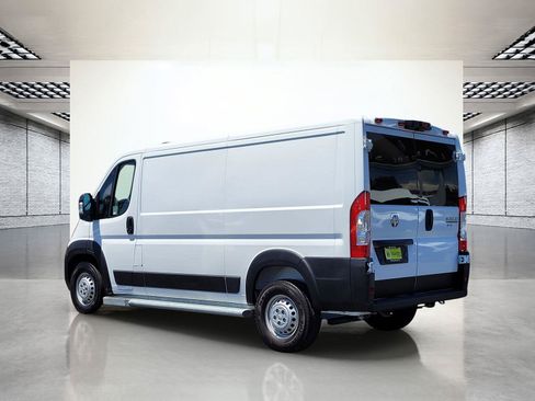 Used 2025 RAM ProMaster 2500 w/ U-Haul Equipment Group FWD image 9