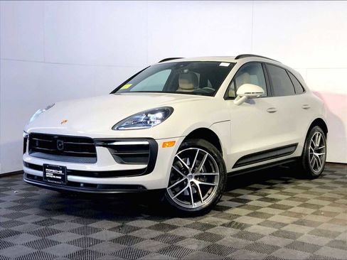 Certified 2026 Porsche Macan AWD/4WD image 1