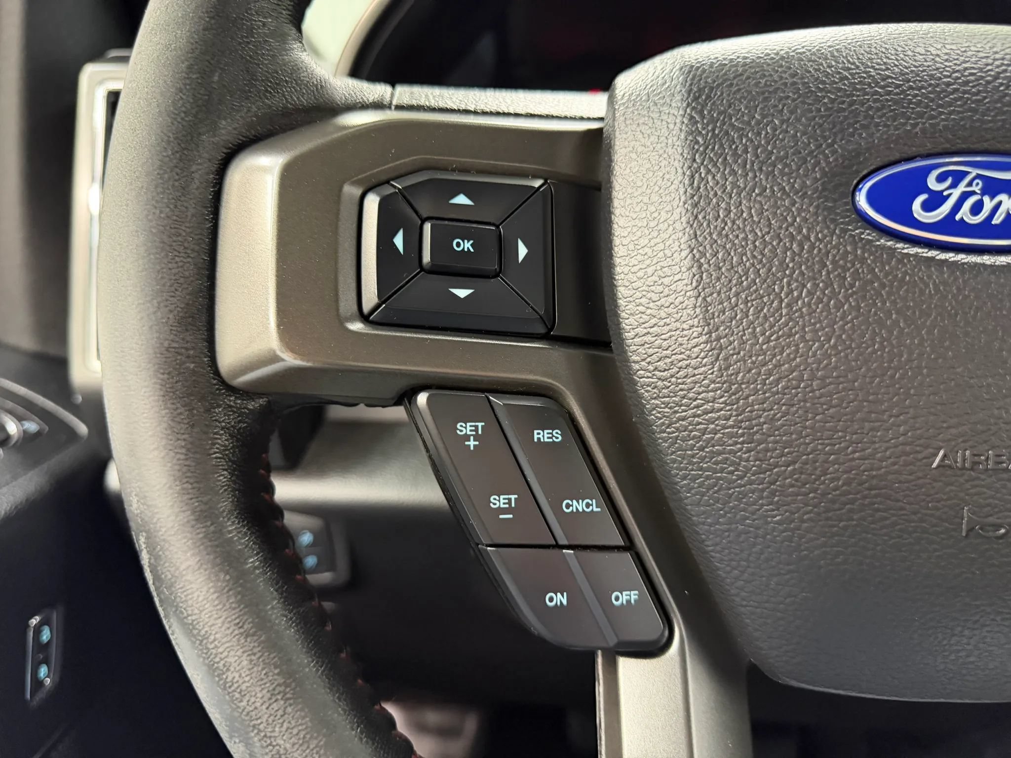 Used 2019 Ford F150 XLT w/ Equipment Group 302A Luxury AWD/4WD image 32