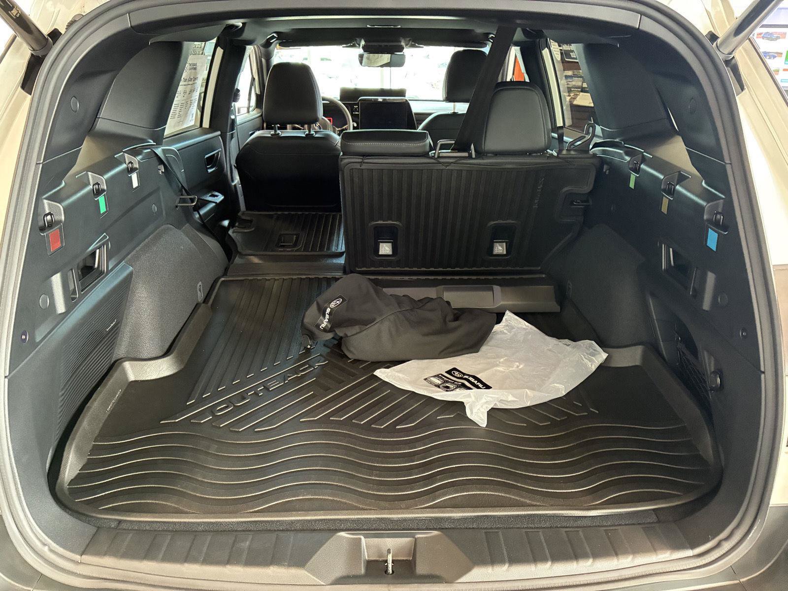 New 2026 Subaru Outback Limited AWD/4WD image 8