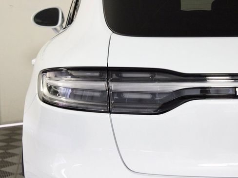 Used 2026 Porsche Macan image 12