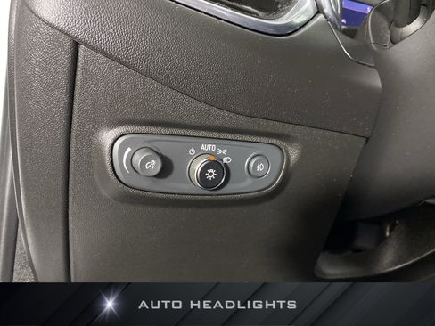 Used 2021 Chevrolet Equinox Premier w/ Redline Edition image 25