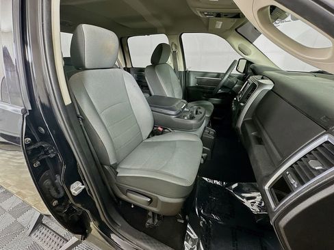 Used 2021 RAM 1500 Classic SLT RWD image 33