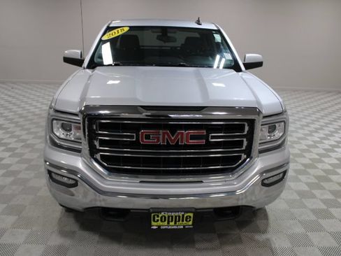 Used 2018 GMC Sierra 1500 SLE w/ SLE Value Package AWD/4WD image 5