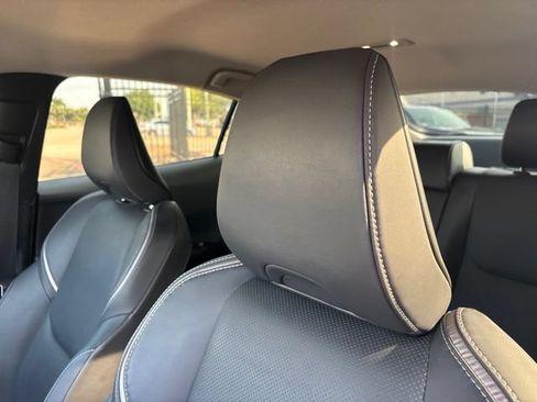 Used 2023 Toyota Prius XLE FWD image 9